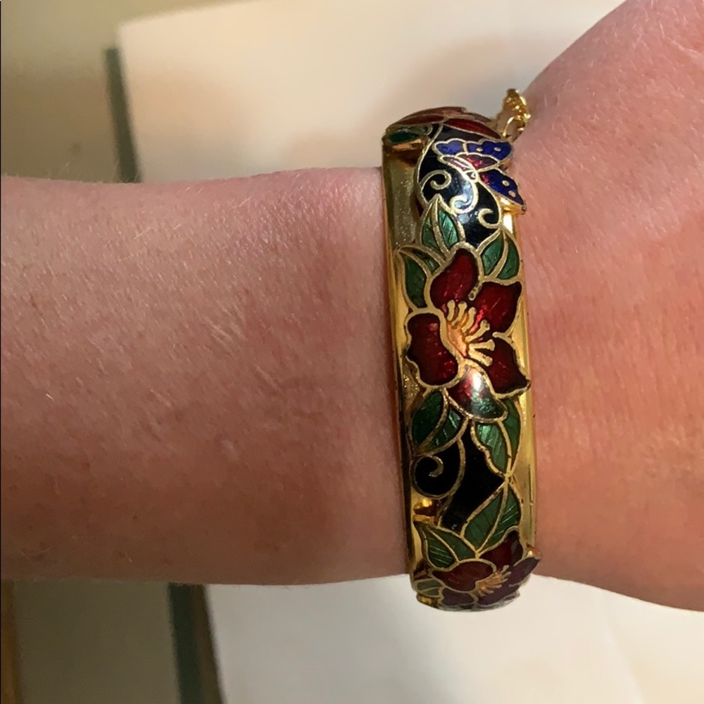 Beautiful gold flower and butterfly bangle